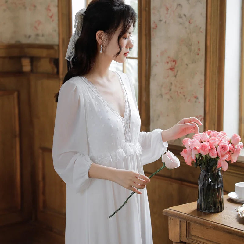 Palace Style Lace Princess Nightgowns Long Sleeved Mesh Night Dress For Women Spring Autumn V Neck Chest Pad Home Clothing