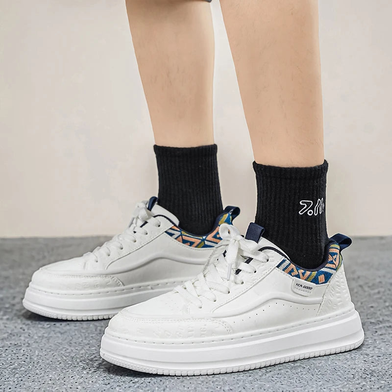 Men's breathable Joker casual board shoes Four seasons light soft-sole non-slip comfort outdoor fashion walking running sneakers