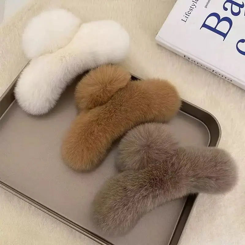1/2Pcs Large Fluffy Hair Claw Clip, Women Elegant Plush Shark Clip, Autumn Winter Fuzzy Hair Grab for Daily Hair Styling