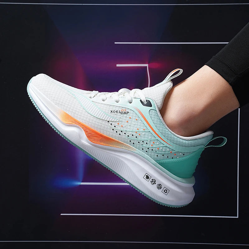 Men's sneakers New four seasons lightweight breathable soft-sole racing outdoor casual running shoes student speed sports shoes