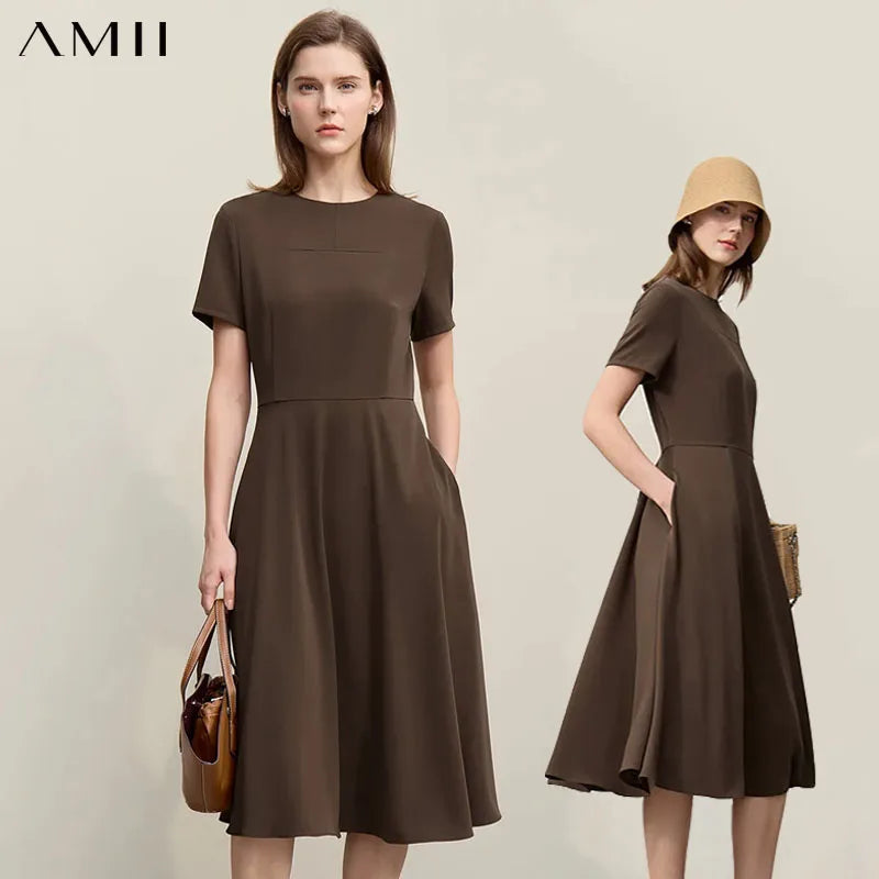 រ៉ូប Amii Womens រដូវស្លឹកឈើជ្រុះឆ្នាំ ២០២៦ រ៉ូបសម្រាប់ធ្វើដំណើរ រ៉ូបក O រាងហោប៉ៅ ចង្កេះស្ដើង សម្លៀកបំពាក់នារី រ៉ូបដៃខ្លីរាងអក្សរ A 12621061