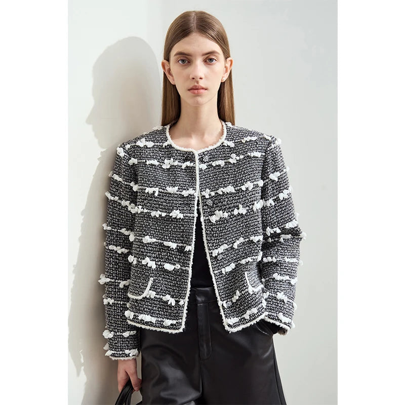 AMII Women's Woolen Coat 2026 Winter New Elegant Round Neck Woolen Jacket Women's Metal Buckle Loose Long Sleeve Top 12443148