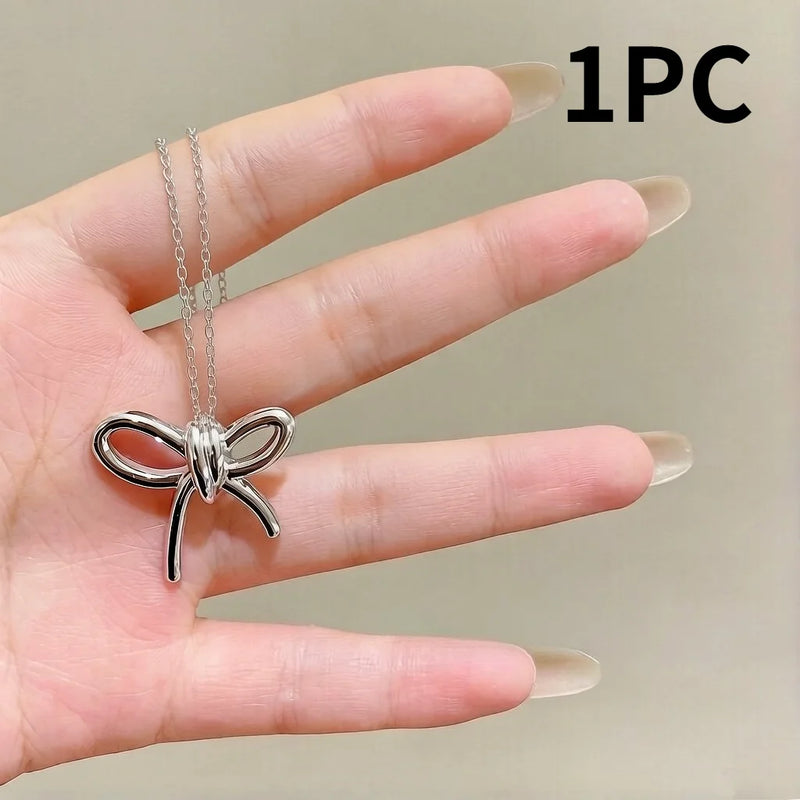 1/2PCS Women'S Adjustable Clothes Clips with Butterfly And Heart-Shaped Decorations, for Shirts, Skirts, Pants.Elegant