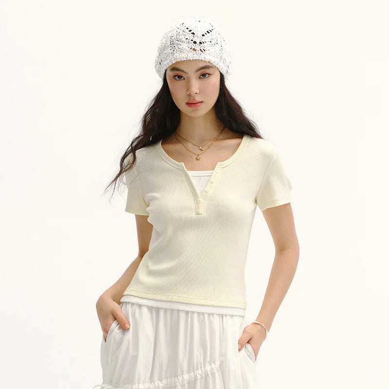 អាវយឺត Semir សម្រាប់នារី រាងខ្លី បែបស្រទន់ មើលទៅមានស្រទាប់ៗ ស្មាត្រង់ រដូវក្តៅ ឆ្នាំ២០២៦ ម៉ូដសាមញ្ញប្រចាំថ្ងៃ