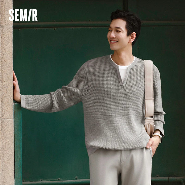អាវយឺតបុរស Semir ប៉ាក់ជាស្រទាប់ៗ រូបរាងបែបប្លុកពណ៌ ក V ស្រទាប់ៗ សំខាន់សម្រាប់រដូវរងាឆ្នាំ ២០២៦ ស្ទីលប្រចាំថ្ងៃ ទន់ភ្លន់