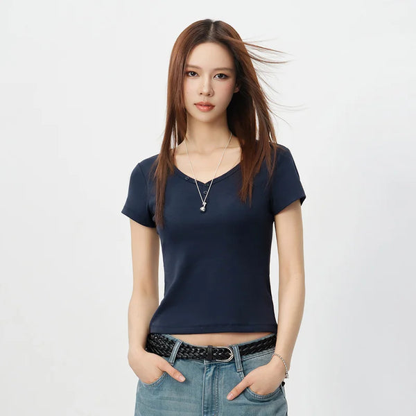 អាវយឺត Semir សម្រាប់នារី ក V រាងពាក់កណ្តាលស្លីម ពណ៌សុទ្ធ ត្រង់ស្មា រដូវក្តៅ 2026 អាវក្រៅទន់
