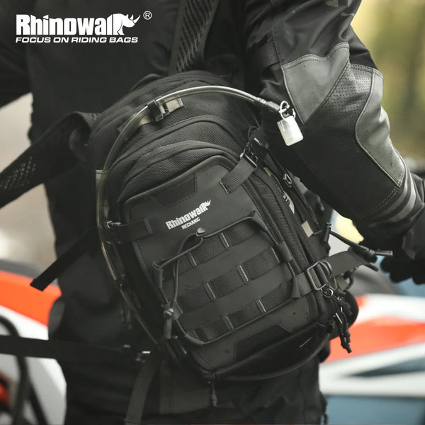 កាបូបដាក់ធុងសាំងម៉ូតូ Rhinowalk ទំហំ 9 លីត្រ កាបូបស្ពាយងាយស្រួលប្រើ មានស្រោមការពារភ្លៀង កាបូបទឹកទំហំ 1.5 លីត្រ ប្រព័ន្ធ MOLLE ច្រើនបន្ទប់