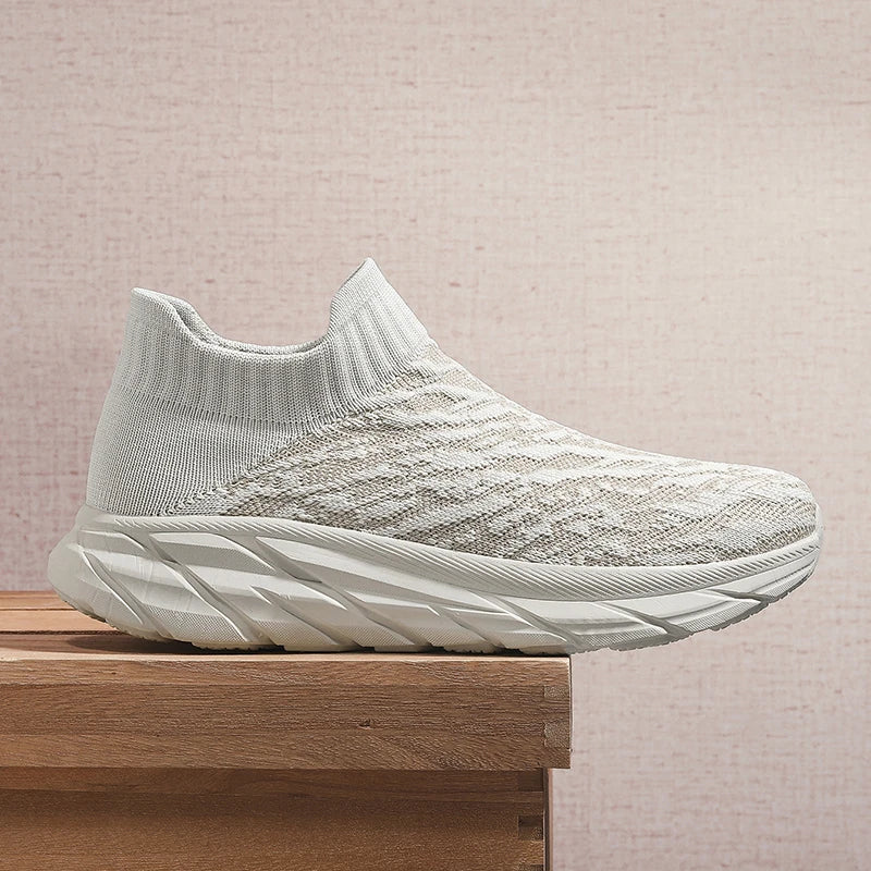 Couple Walking Shoes Low Cut Breathe Mesh Sports Leisure Shoes Fashion EVA Soft Sole Lightweight Sneakers for Men Women