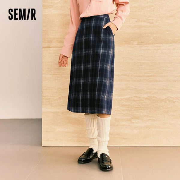 សំពត់ស្ត្រី Semir លំនាំប៉ាក់រោមចៀមសិប្បនិម្មិតវែងបំបែកជាខ្សែ A រចនាប័ទ្ម Vintage ឆ្លាតវៃធម្មតារដូវរងា Midi សំពត់ Urban Workwear Style 2026
