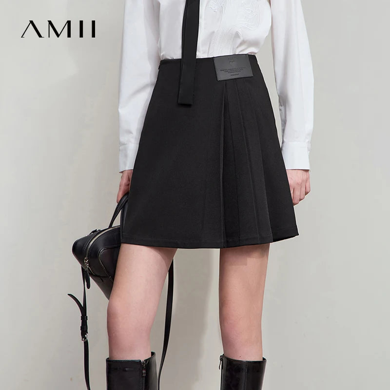AMII Women's Skirt 2026 Autumn New Minimalist Pleated Mini Skirt Loose Solid Color Versatile Short Women's Clothing 12543023