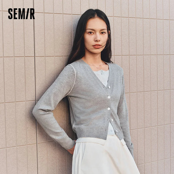 អាវក្រៅ Semir សម្រាប់នារី ក V រាងដូចស្រទាប់ស្មា សមសម្រាប់រដូវស្លឹកឈើជ្រុះ ឆ្នាំ២០២៦ អាវយឺតប៉ាក់ប្រចាំថ្ងៃតិចតួចបំផុត