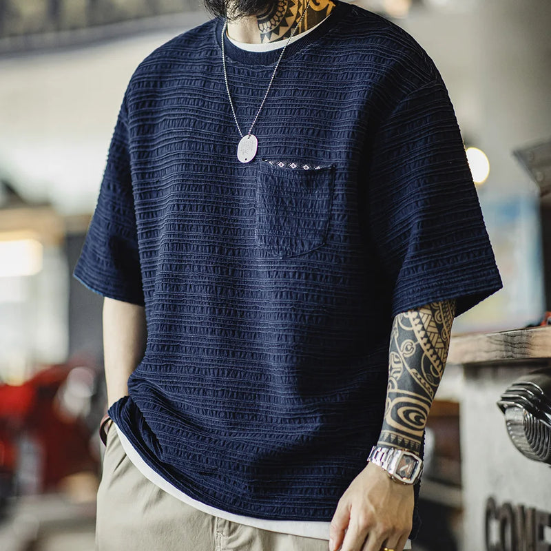 អាវយឺត Maden Retro Indigo ប៉ាក់លំនាំរលក Jacquard រលុងសមល្អពណ៌រឹង អាវយឺតដៃខ្លីសម្រាប់បុរសរដូវក្តៅ
