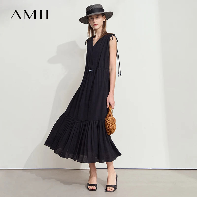 រ៉ូបនារី Amii រចនាបថសាមញ្ញសម្រាប់រដូវក្តៅថ្មី ស្ទីលរលុងវែង ដៃអាវគ្មានដៃ ក V រាងមូល មានខ្សែចង 12542117