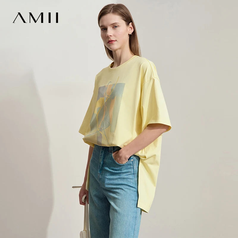 អាវយឺតរដូវក្តៅ Amii Minimalist សម្រាប់នារី រចនាមិនទៀងទាត់ អាវធម្មតា ក អូ-ក បោះពុម្ពអរូបី អាវយឺតរលុង ស្មាទម្លាក់ចុះ 12522081
