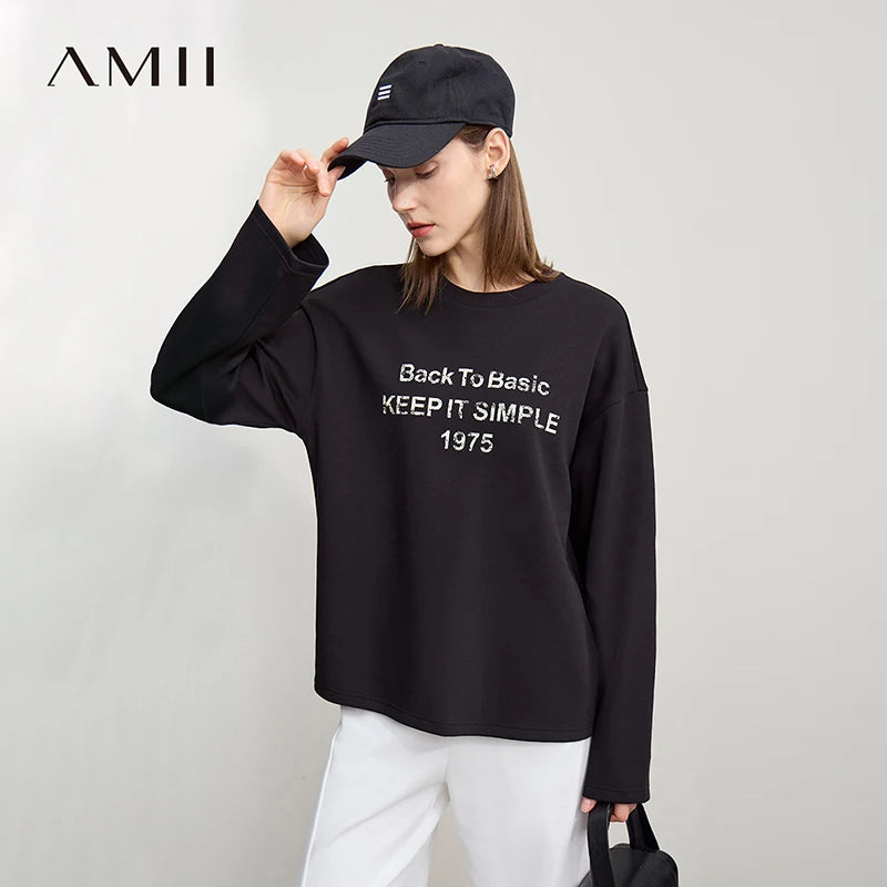 អាវយឺត Amii នារី 2026 រដូវស្លឹកឈើជ្រុះថ្មី អាវយឺតកមូល ធម្មតា រលុង រចនាប័ទ្មមហាវិទ្យាល័យ បោះពុម្ពអក្សរ អាវយឺតដៃវែងរលុង 12621016