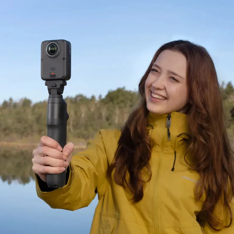DJI Osmo 360 II Battery Extension Features a built-in high-capacity battery of approx. 15.5 Wh