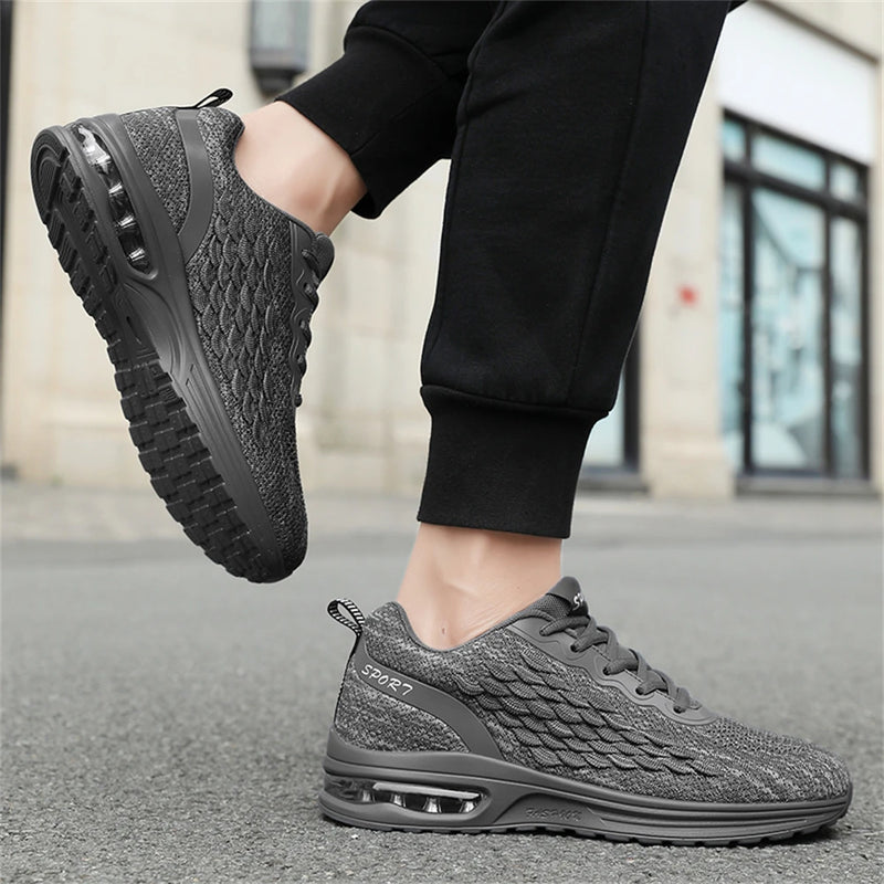 Men women's mesh casual sneakers four seasons new breathable light soft-sole shock-absorbing outdoor couple running sports shoes