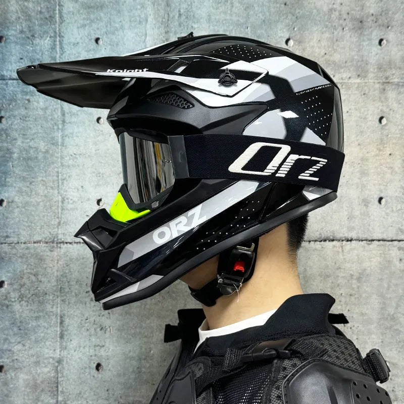 ORZ-F16 adult off-road motorcycle helmet DH bicycle downhill cross helmet capacity de moto DOT approved for both men and women