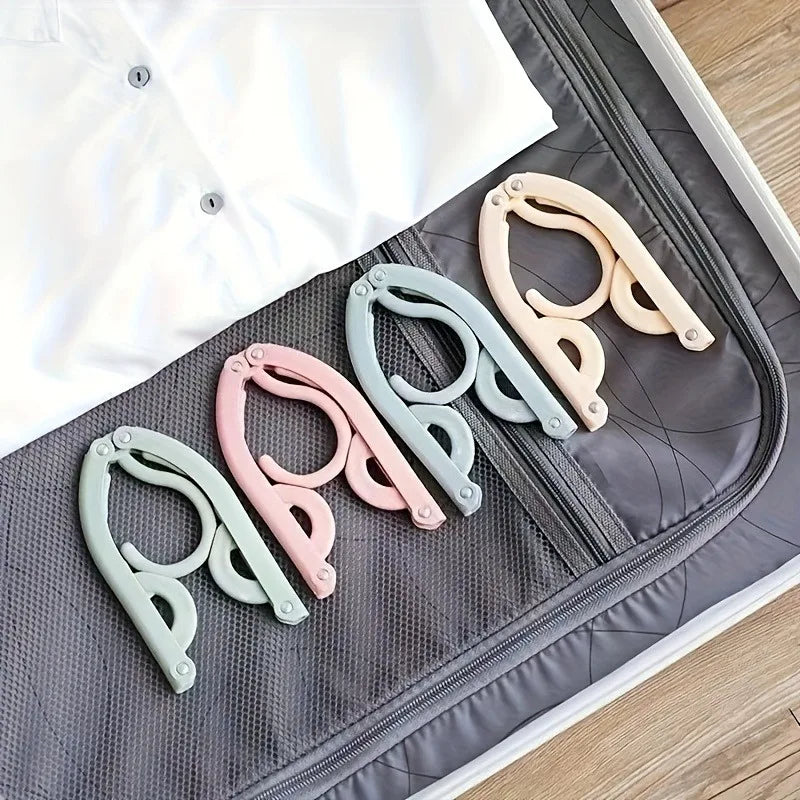 2pcs Travel Folding Hanger,Portable Folding Hangers - Durable Plastic, Suitable for Travel And Home Use with Anti-Slip Grip.