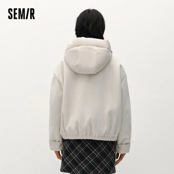 អាវក្រៅស្ត្រី Semir ធ្វើពីស្បែក PU សិប្បនិម្មិត រោមចៀមសិប្បនិម្មិត រចនាបែបបន្ទះ ទំហំធំ សមសម្រាប់រដូវរងា ឆ្នាំ២០២៦ សម្លៀកបំពាក់ខាងក្រៅក្តៅ ផាសុកភាព