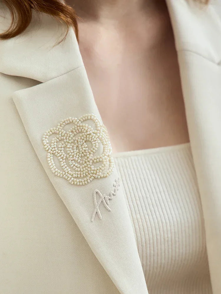 Amii 2026 Short Jacket Women's Shoulder Padded Suit Collar Rose Beaded Embroidery Autumn Long-sleeve Commuter Top 12521069