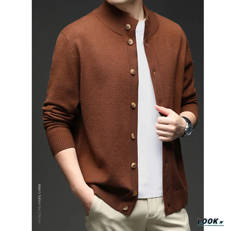 Casual Men's Cardigan Sweater: Model - Styled Look for Seasonal Elegance