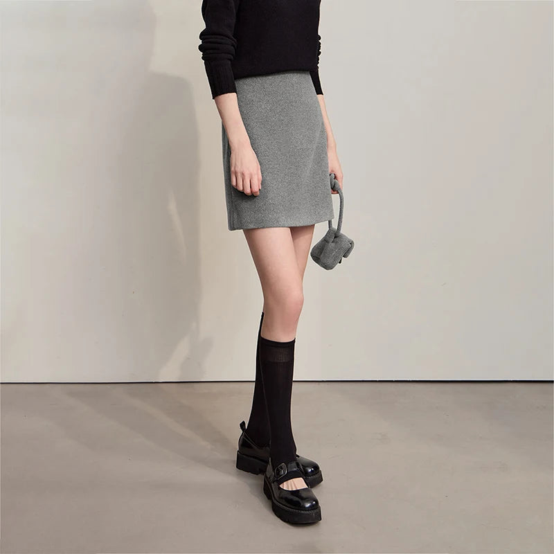 AMII Minimalist Mini Skirt 2026 Winter New Solid Color Short A-line Women's Skirt Versatile Casual Wool Clothing Ladies 12524026