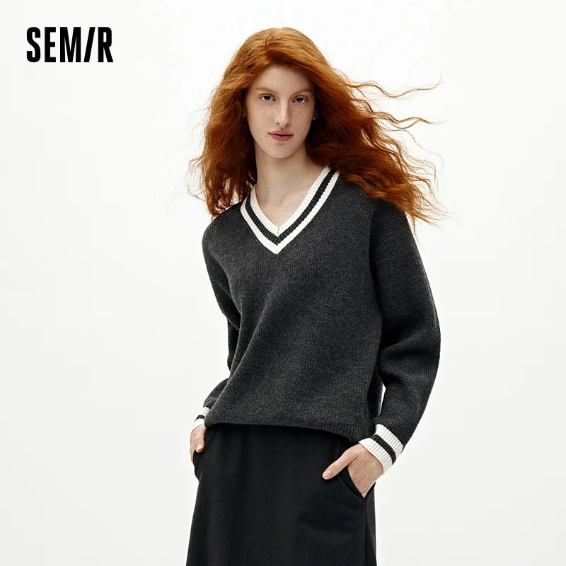 អាវយឺតប៉ាក់ Semir សម្រាប់នារី ក V ស្មាធ្លាក់ រាងរលុង រចនាបែបសាមញ្ញ 2026 សម្លៀកបំពាក់ប្រចាំថ្ងៃរដូវរងាថ្មី