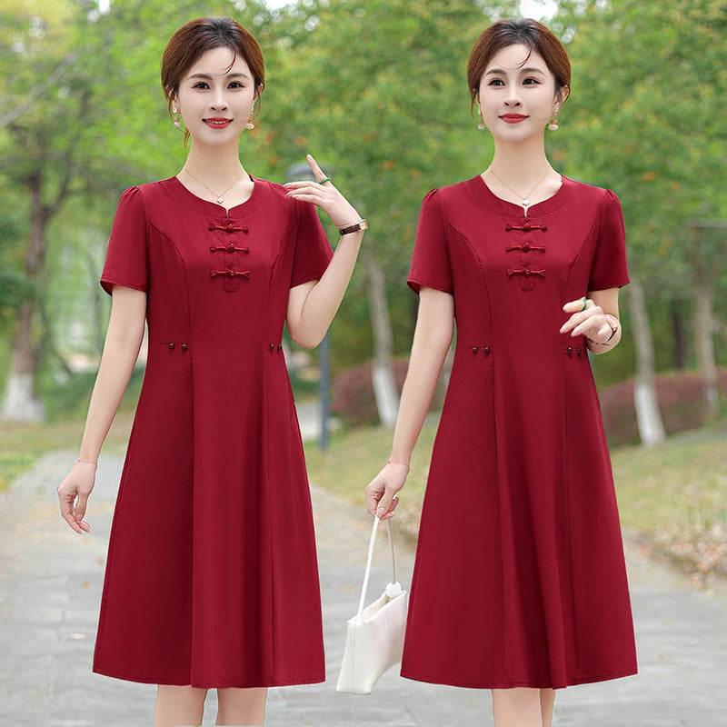 រ៉ូប Cheongsam បែបទាន់សម័យសម្រាប់នារី ក V ដៃខ្លី រន្ធចំហៀង រ៉ូបស្លីមបែប Retro Midi