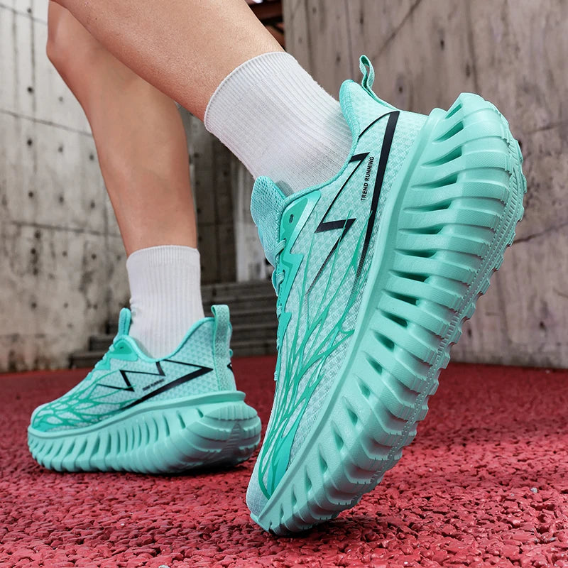 Men's breathable light Thick sole casual sports shoes Four seasons comfort outdoor racing running shoes students speed sneakers