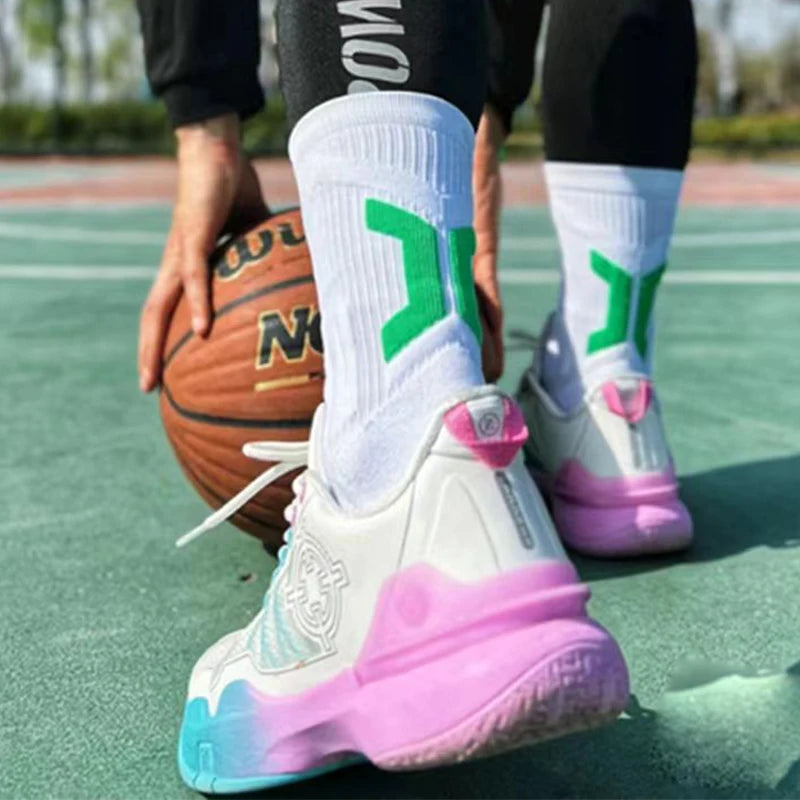 WRELS 1/2/3 Pairs Basketball Socks Cushioned Arch Support Athletic Socks Men Women Moisture Wicking Compression Running Socks