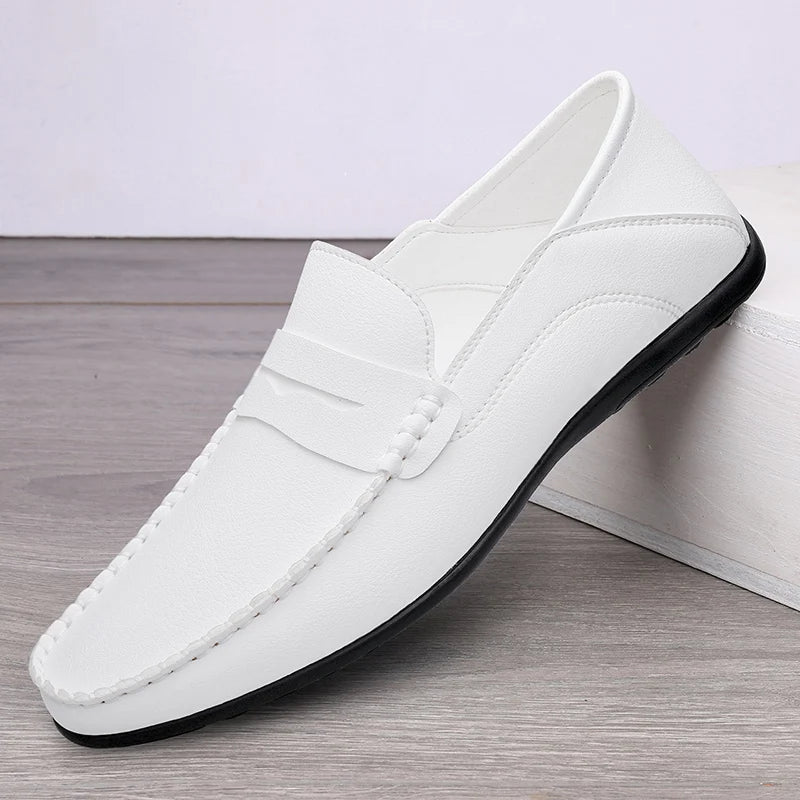 Men's Plus Size Slip On Casual Shoes Four Seasons New Soft Sole Outdoor Driving Shoes White Shoes Youth Joker Fashion Tide Shoes