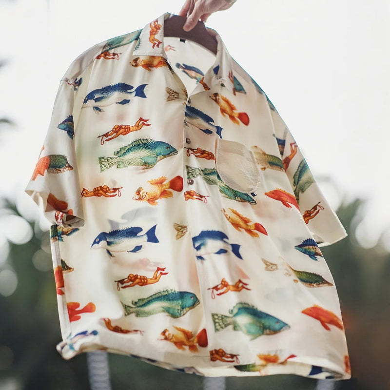 អាវយឺតបុរស Maden បែប Retro Hawaiian Fish Print Coloured Collar Shirt អាវដៃខ្លីរលុងស្រាលសម្រាប់រដូវក្តៅ អាវឆ្នេរខ្សាច់ កអាវគុយបា