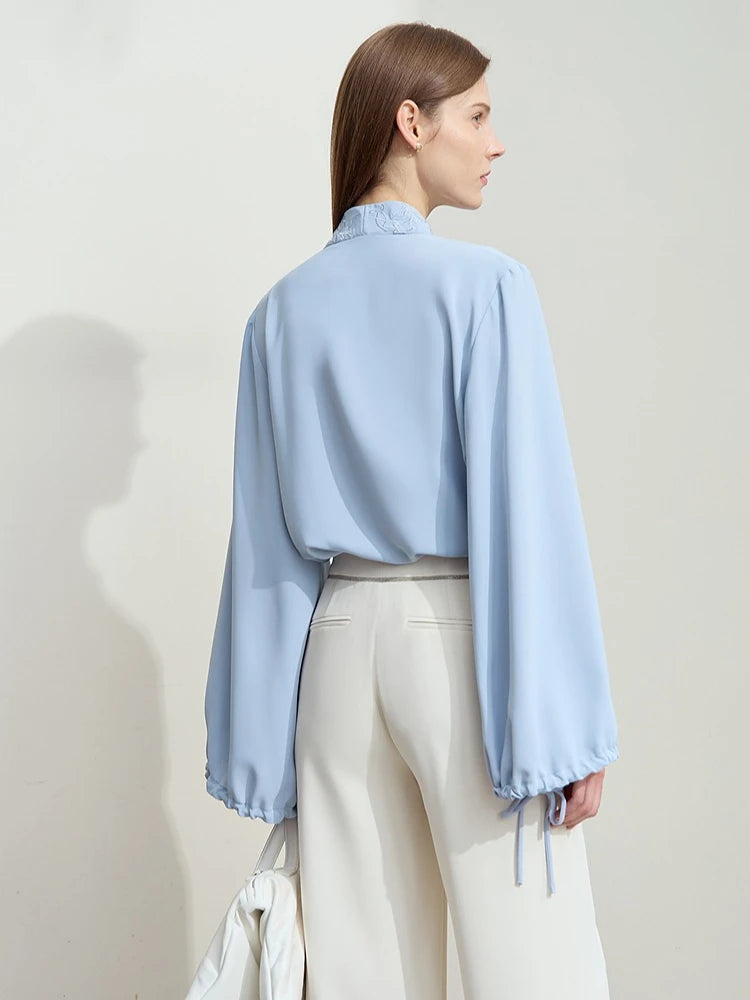 អាវស្រី Amii Chiffon រដូវស្លឹកឈើជ្រុះឆ្នាំ ២០២៦ អាវក V ថ្មីប៉ាក់អក្សរលើអាវដៃវែងឆើតឆាយសម្រាប់ស្ត្រីរលុង ១២៤២១០២៨