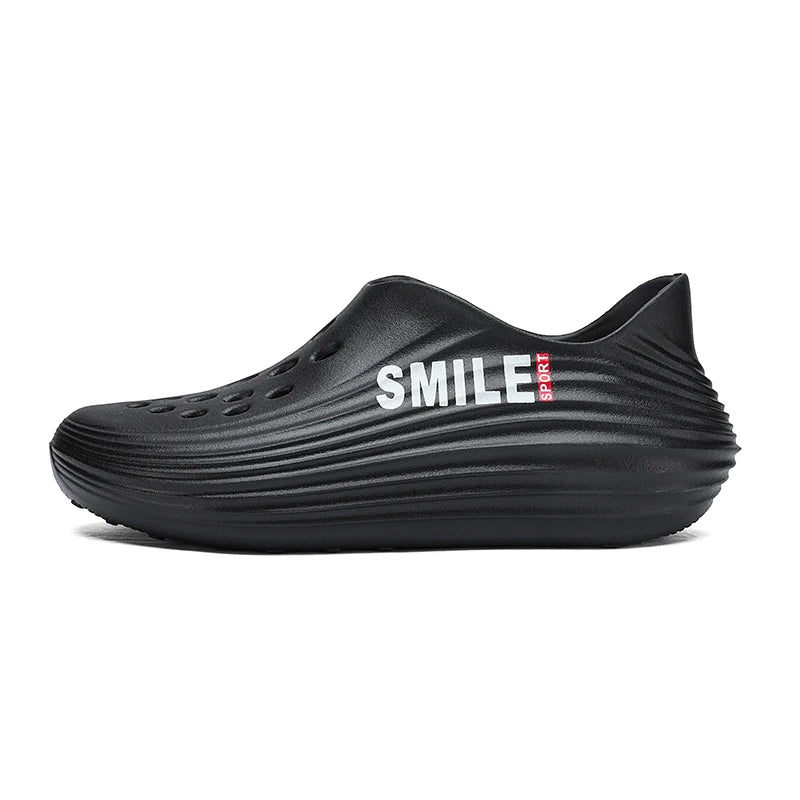 Lightweight Beach Rubber Sandals Men Clogs Garden Shoes Cover Toes Sandals Summer Shoes Soft Comfortable