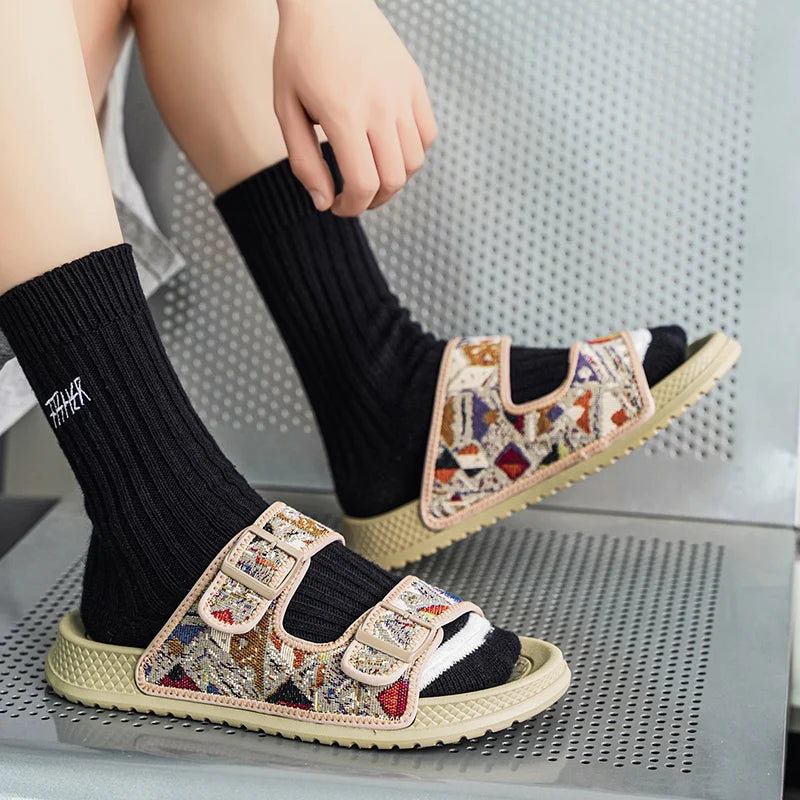 Men's slip-on slippers summer New lightweight breathable soft sole outdoor casual sports fashion anti-slip city walking slippers