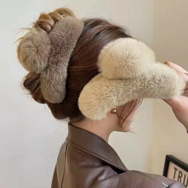 1/2Pcs Large Fluffy Hair Claw Clip, Women Elegant Plush Shark Clip, Autumn Winter Fuzzy Hair Grab for Daily Hair Styling