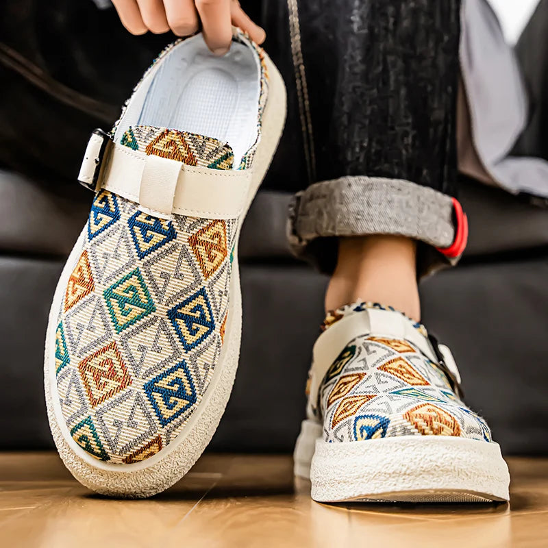 Men's slip on breathable casual shoes summer new soft-sole outdoor walking shoes fashion youth lightweight sports semi slippers