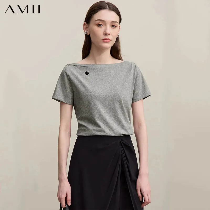 អាវយឺត Amii សម្រាប់នារី រដូវក្តៅ ឆ្នាំ២០២៦ អាវយឺតកប្បាសប៉ាក់អក្សរបេះដូង ដៃខ្លី រាងស្លីម 12612026