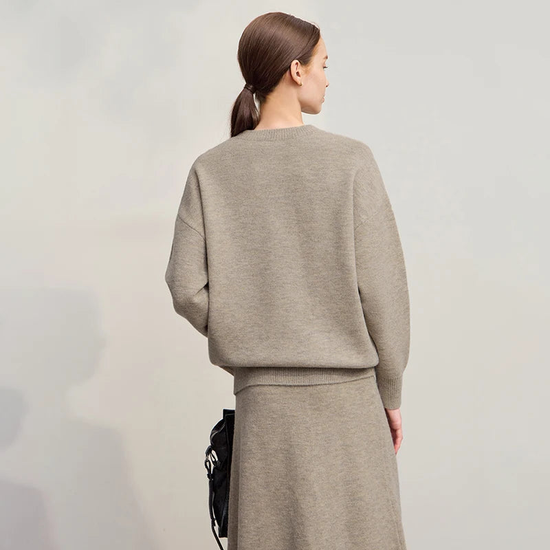 AMII Women's Sweater 2026 Winter New Minimalist Casual Loose Long Sleeve Sweater Solid Color Elegant Knitted Long Skirt 12524050