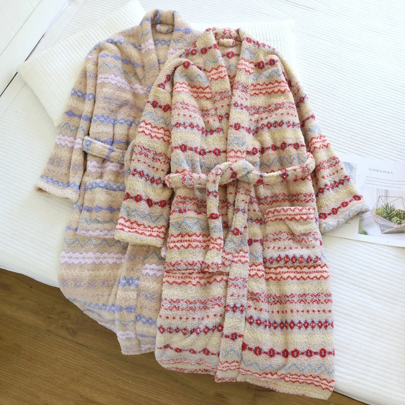 Retro Print Thickened Female Flannel Long Robes Sleepwear Winter Soft Coral Fleece Bathrobe 2026 New Warm Nightwear Homewear