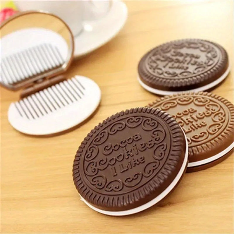 1pc Chocolate Biscuit Small Folding Makeup Mirror, with Comb Cute Outside Pocket Mirrors Travel Vacation,Women'S Makeup Mirror