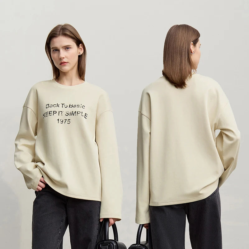 អាវយឺត Amii នារី 2026 រដូវស្លឹកឈើជ្រុះថ្មី អាវយឺតកមូល ធម្មតា រលុង រចនាប័ទ្មមហាវិទ្យាល័យ បោះពុម្ពអក្សរ អាវយឺតដៃវែងរលុង 12621016