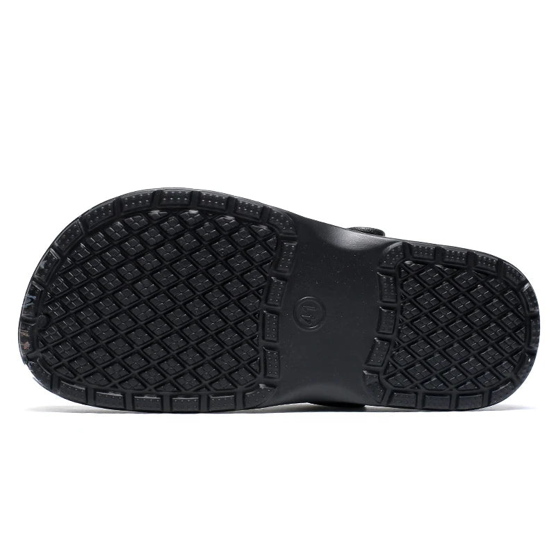 Men's Work Clogs with Tool Print, Anti-Slip Oilproof Chef Shoes, Comfortable EVA Closed Toe Shoes for Restaurant, Garage, Garden