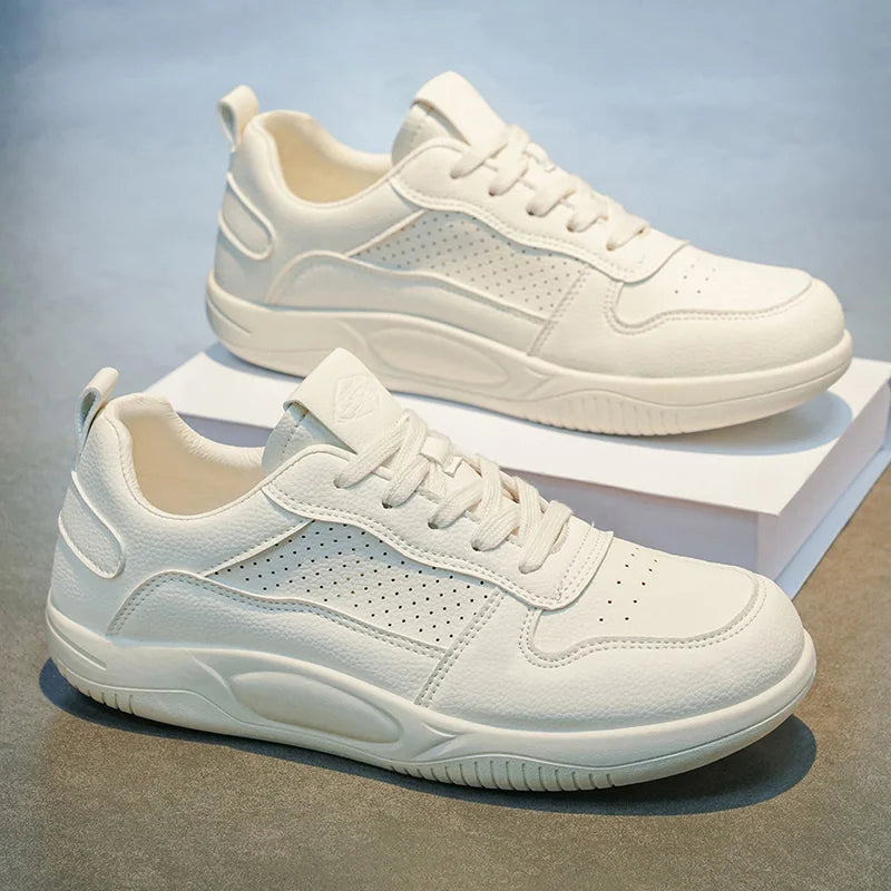 Men's white casual shoes four seasons soft sole breathable light outdoor walking shoes fashion students comfort sport board shoe