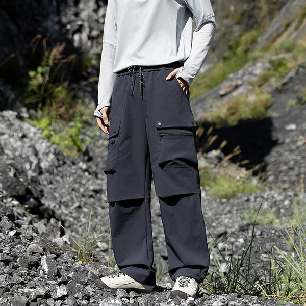American Style Urban Outdoor Parachute Pants – Lightweight Relaxed Fit Streetwear Trousers with Large Patch Pockets