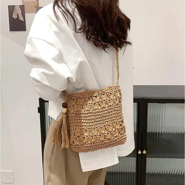 Trendy Ladies' Shoulder Bag Woven from Straw Ropes.Features a Casual,Simple and Versatile Style,Perfect for the Summer Beach.