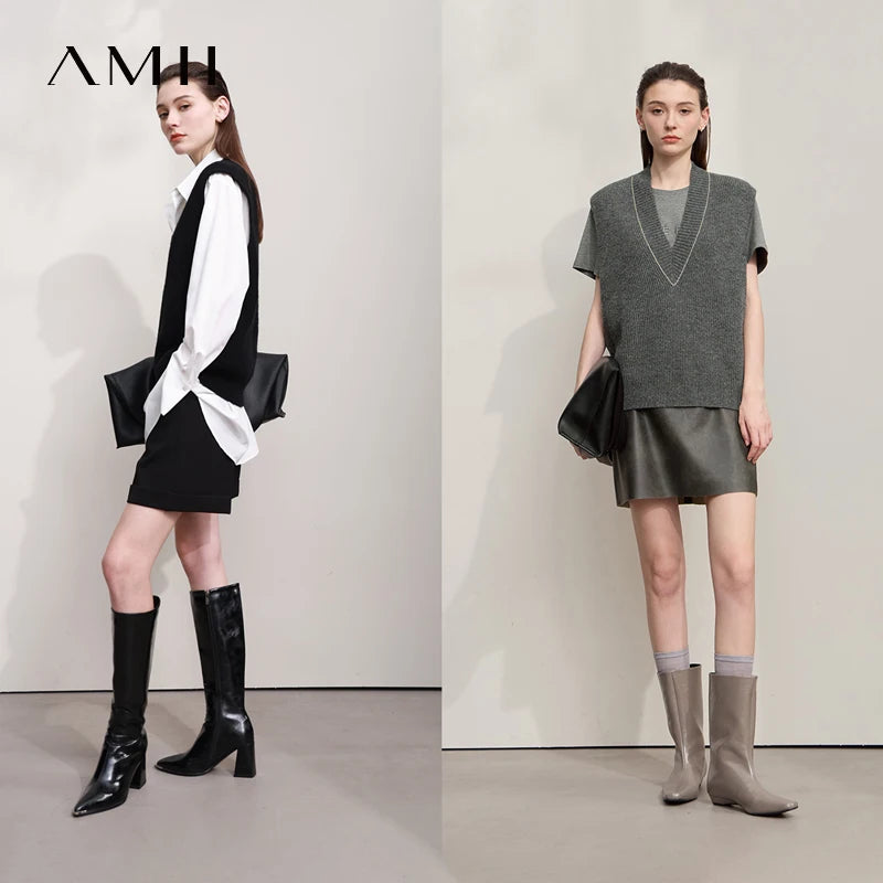 AMII Sleeveless Vest Woman 2026 Autumn Elegant Casual Knitted Tops Female Solid V-neck Loose Versatile Women Clothing 12523160