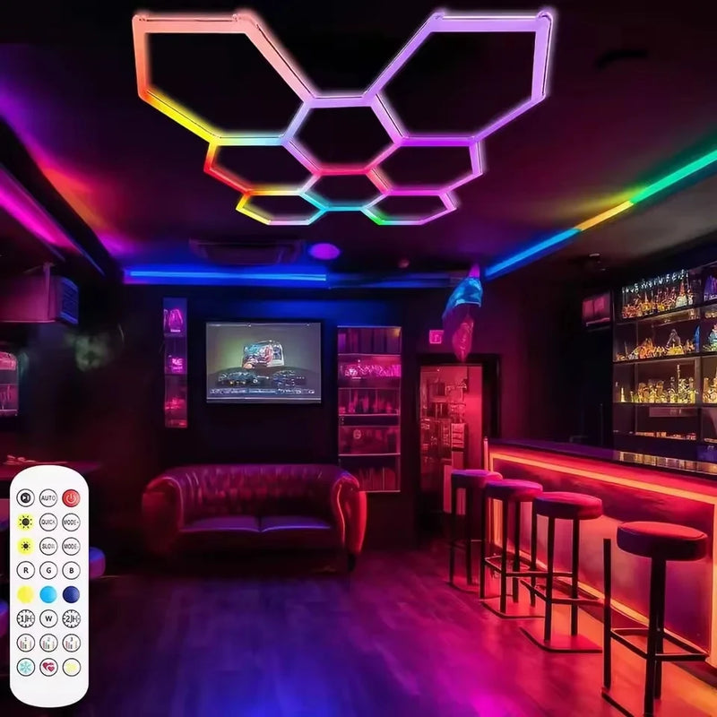 ភ្លើងយានដ្ឋាន LED ពិដានរាងឆកោនជាមួយនឹងដោតខ្សែពីរ តន្ត្រីសមកាលកម្ម RGB ចង្កៀង Honeycomb សម្រាប់ឃ្លាំងឃ្លាំង កន្លែងហាត់ប្រាណ បន្ទប់ក្រោមដី