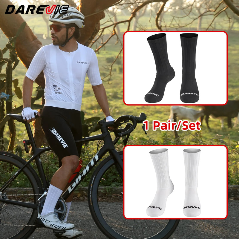 ស្រោមជើងកីឡា DAREVIE Aero ល្បឿនលឿន ស្ងួតរហ័ស មិនរអិល ស្រោមជើងបុរសក្រៅផ្ទះ ស្រូបយកសំណើម កាត់បន្ថយភាពធន់នឹងខ្យល់ ស្រោមជើងស្ត្រី